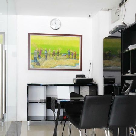 Residence100 Jakarta Buitenkant foto