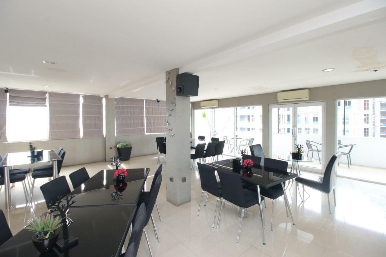 Residence100 Jakarta Buitenkant foto