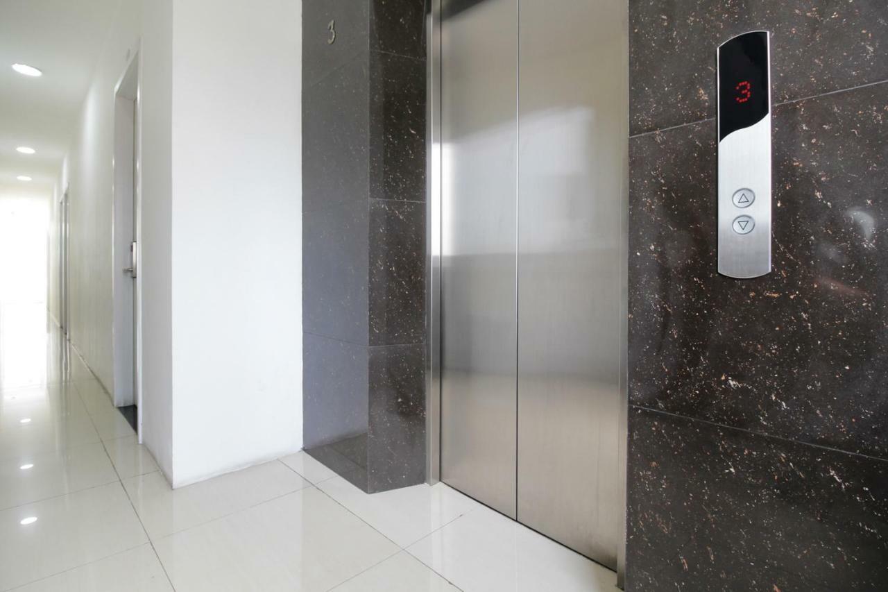 Residence100 Jakarta Buitenkant foto