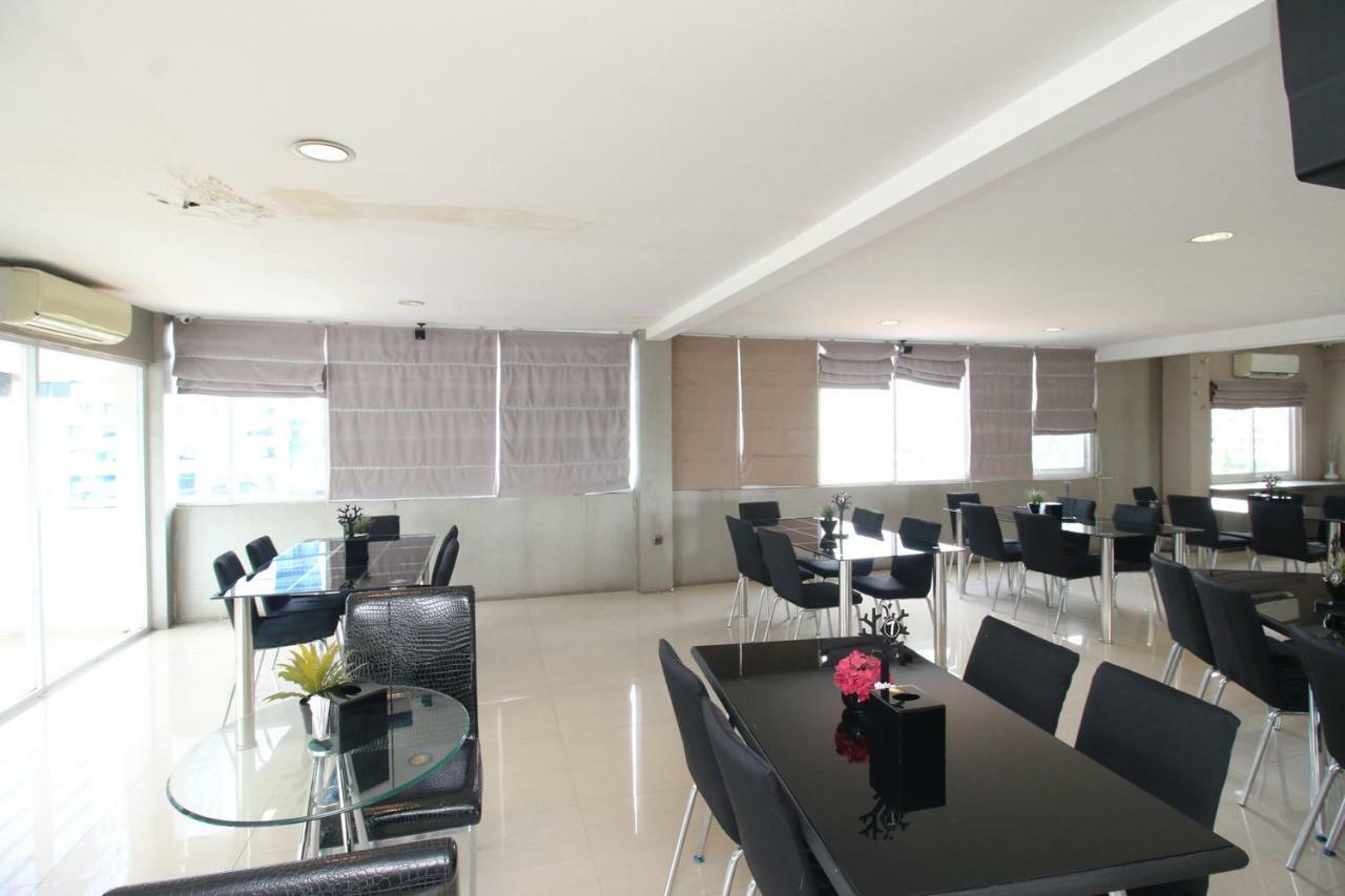 Residence100 Jakarta Buitenkant foto