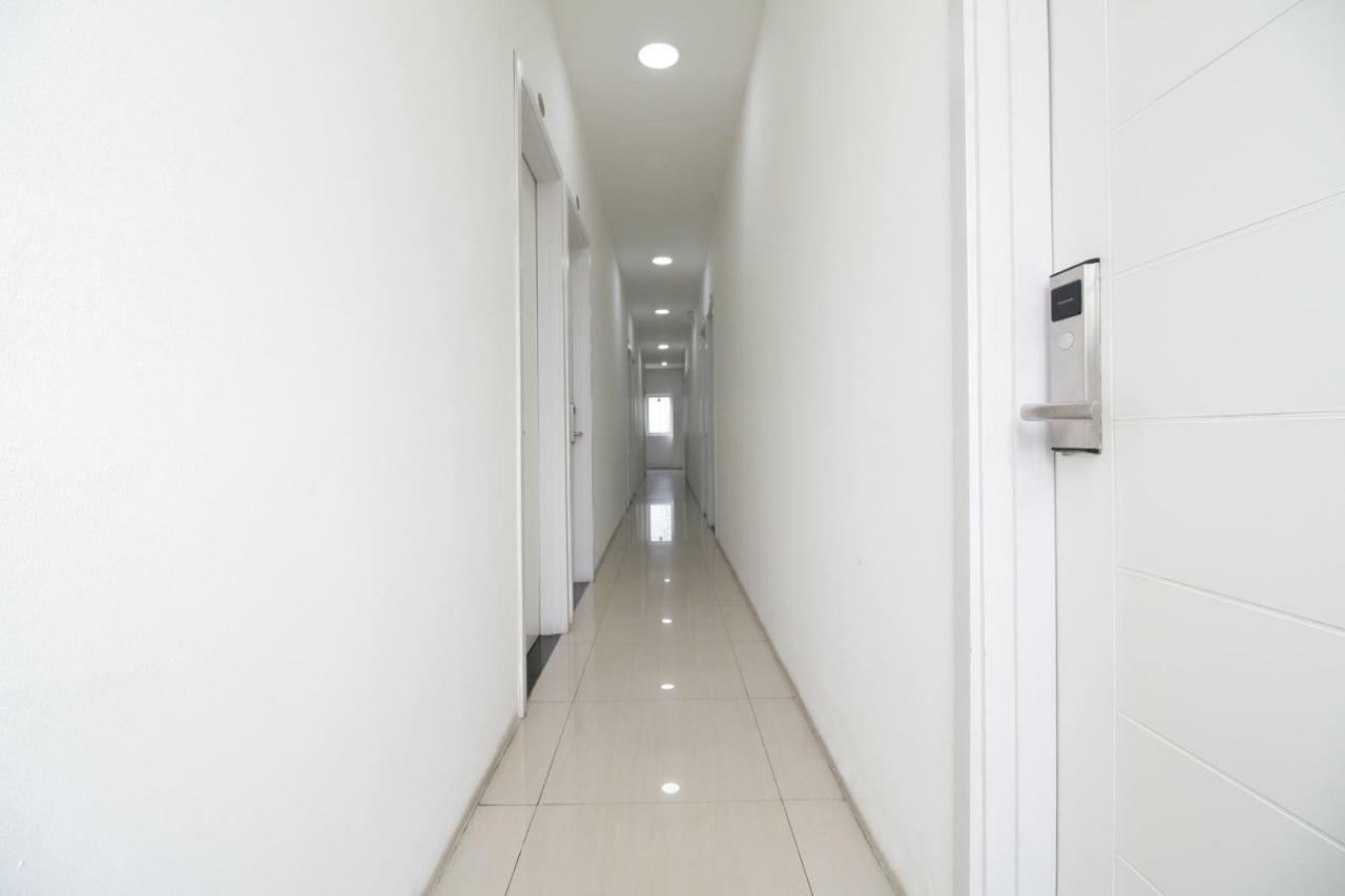 Residence100 Jakarta Buitenkant foto